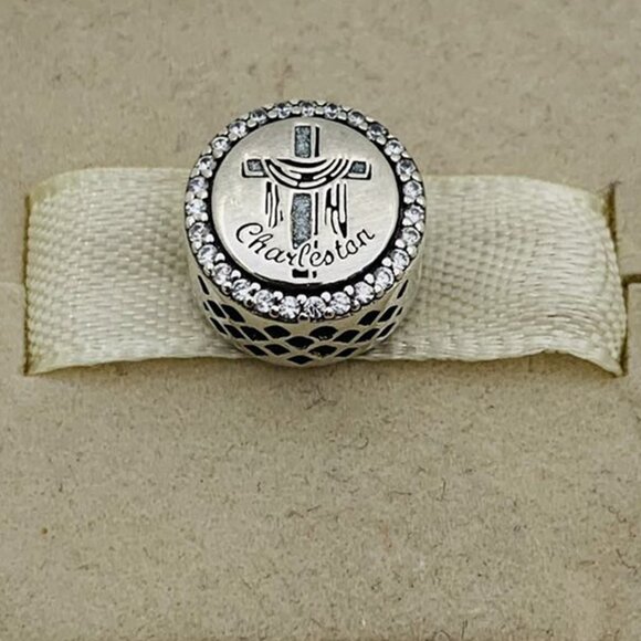🔥🔥Pandora charleston he is risen charm - Picture 1 of 5
